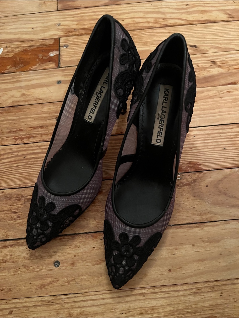 Karl Lagerfeld Black Lace-Tulle Pointed Pumps